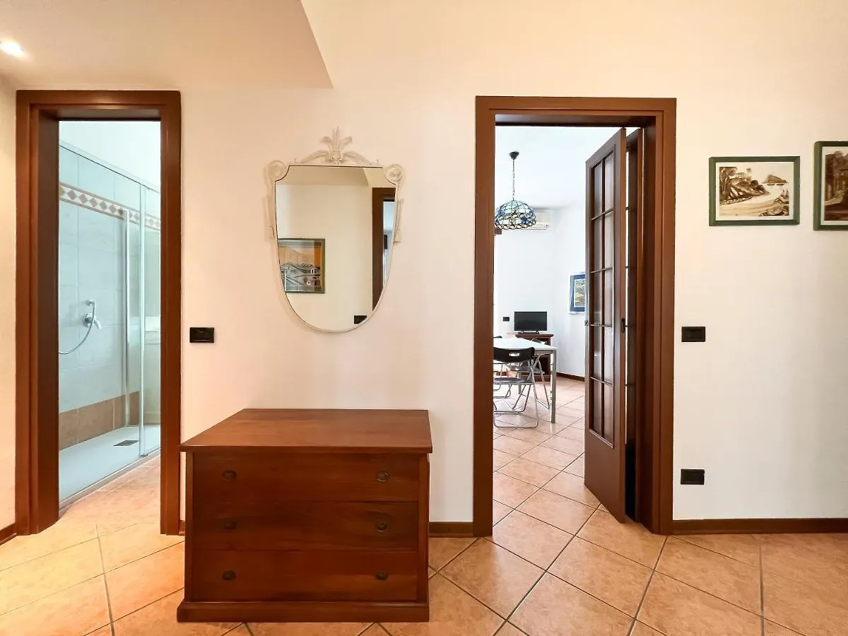 Amply Lit Harmony Home Via Brocchi Milán 0*,